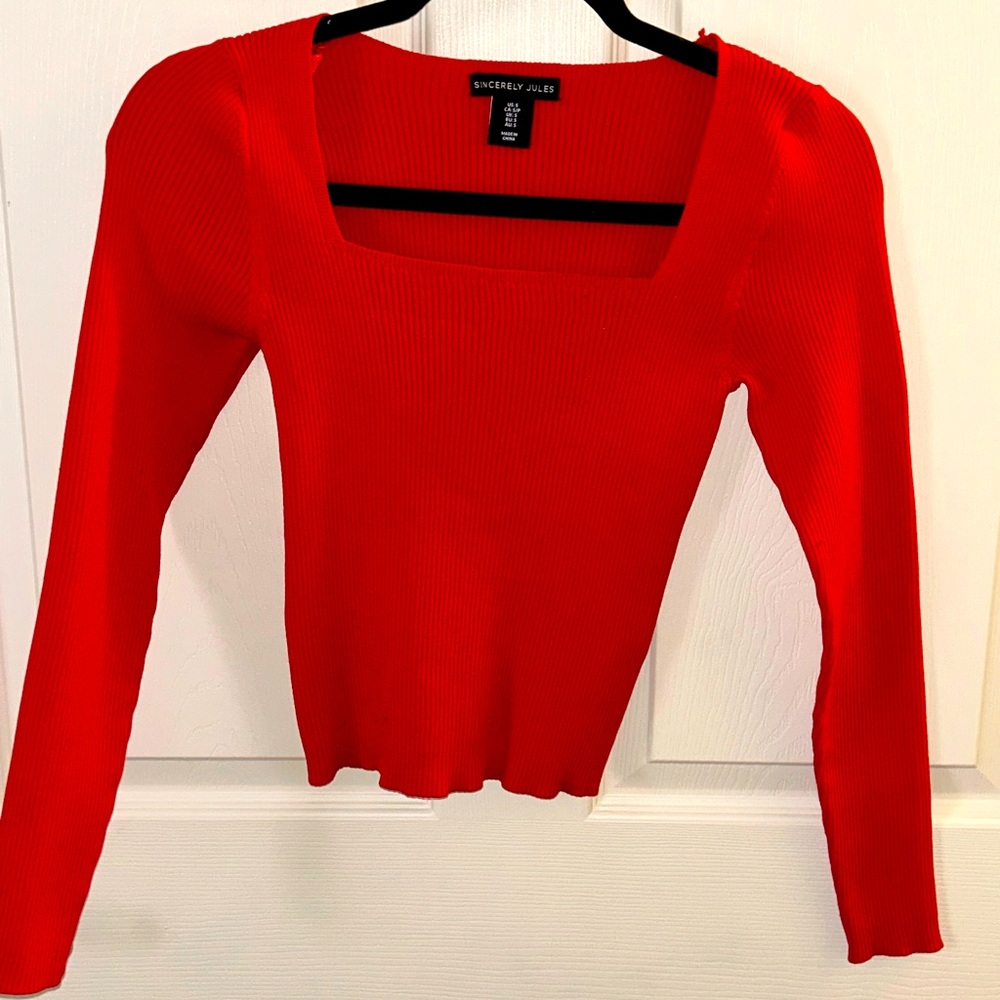 Sincerely Jules. Size Small. Red ribbed long sleeve.